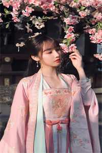 全文完结人刚穿越，开局强制退役