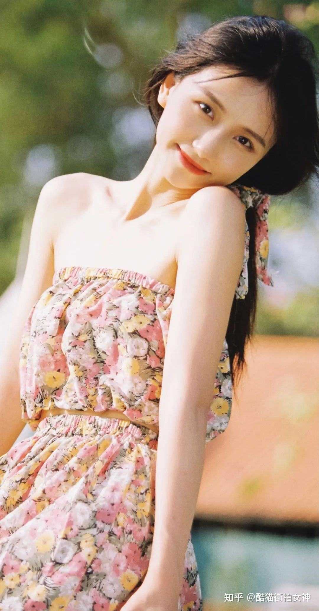 被流放后，全国都在求我回都当皇帝的小说