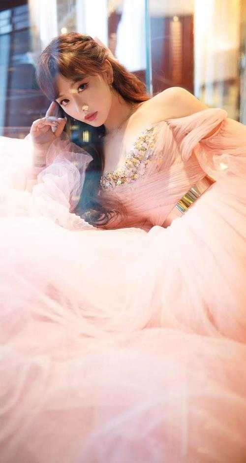 心动！我闪婚了个忠犬老公广告