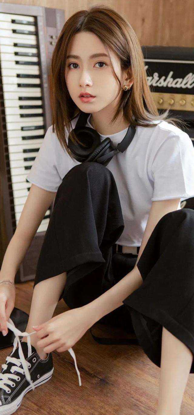 阅读全集都拜师女主?那我只好独享女魔帝苏沐婵景明土轩小说