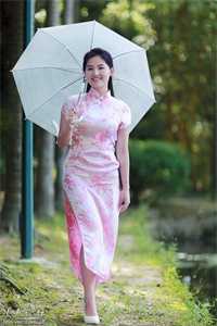 被疯批大佬盯上后，她每天撒娇求放过精品选集