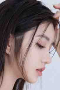 和女总裁离婚后，误入绝色女医怀