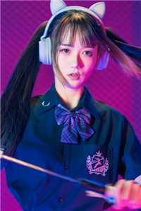 全文都拜师女主？那我只好独享女魔帝