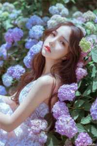 女权至上！家有六个美男是什么体验男女主人公