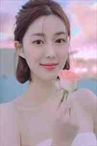 首富来孤儿院认亲时，我抱紧了他的大腿完结版