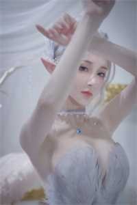 逃出囚笼归来，她将世子踢下神坛小说畅读