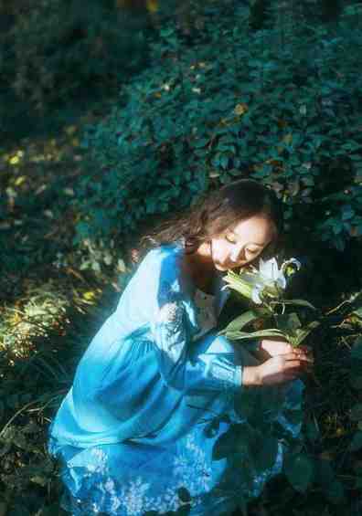 花开在夜深人静时爆火全网