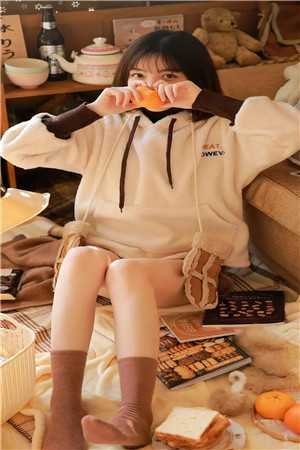 女神嫌我穷酸，我转身氪进美人圈精选