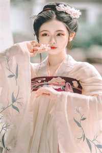 穿成恶毒寡嫂，被腹黑小叔盯上了爽文