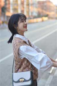 秋水拂过你眉眼必读文