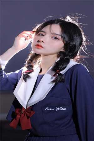 暗恋校草后我绑定了驯服系统无弹窗