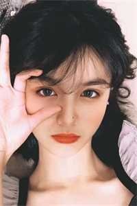 女神嫌我穷酸，我转身氪进美人圈在线