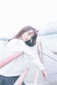 爱妃不擅争斗，朕只好专宠在线