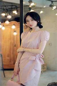 我用玫瑰当贺礼言栀陆凛川无删减+无广告